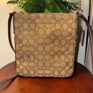 Coach Crossbody Purse Signature Jacquard F58421 brown khaki